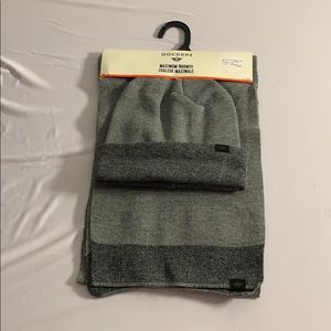 Dockers Maximum Warmth Toque and Scarf NWT